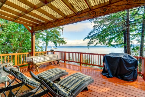 Waterfront Hood Canal Home w/ Pool Table! House in Brinnon