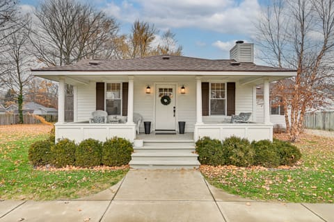 Steps to Elm St: Gorgeous Double-Lot Getaway House in Three Oaks