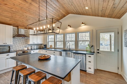 Steps to Elm St: Gorgeous Double-Lot Getaway House in Three Oaks