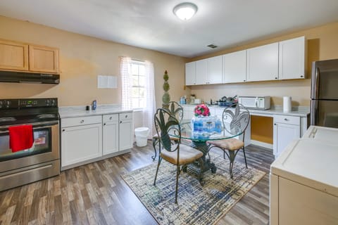 Great for Gatherings! Rural Fort Valley Retreat Apartment in Georgia