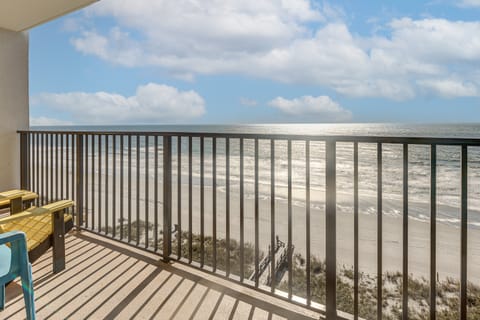 Steps to Sand! 8th-Floor North Myrtle Beach Condo Apartment in Cherry Grove Beach