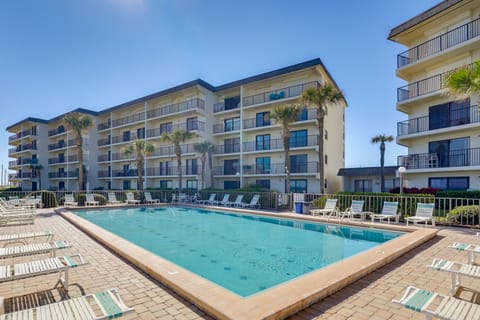 Steps to Shore: Ormond Beach Condo w/ Pool Access! Apartment in Ormond By The Sea