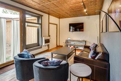 Luxe Multi-Level Cabin 6 Mi to Angel Fire Resort! House in New Mexico