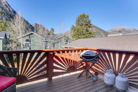 Walk to Main St Frisco: Mount Royal View Apartment in Frisco