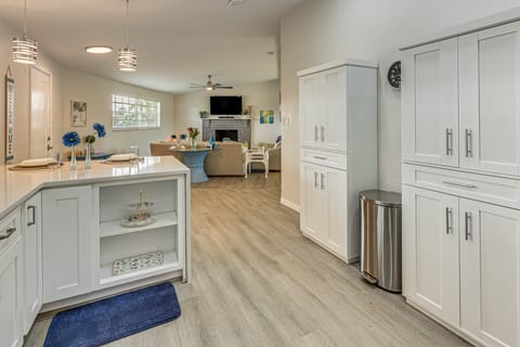 Golf, Boat & Beach-Hop: Quiet Port Charlotte Home House in Port Charlotte