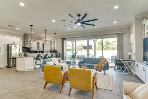 Heated Pool + Game Room! Seminole Family Getaway House in Seminole