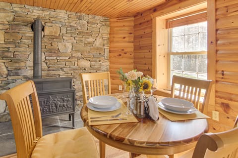 Hike, Golf & Explore: Pet-Friendly Apt in Etowah Apartment in Mills River