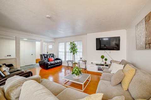 Home 1 Mi to UC Riverside: Families Welcome! House in Riverside