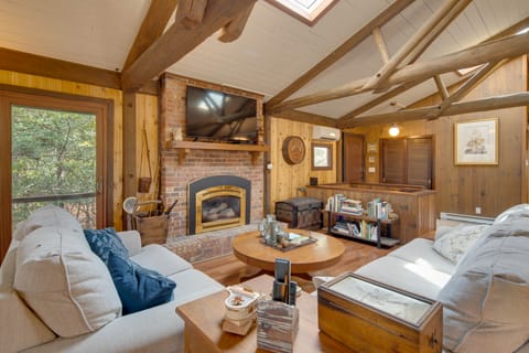 Blue Ridge Mtns Hiker's Haven w/ On-Site Trails House in Tennessee