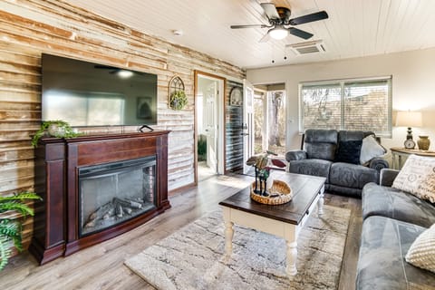 2 Mi to Clear Lake: Pet-Friendly Lakeport Retreat! House in Russian River