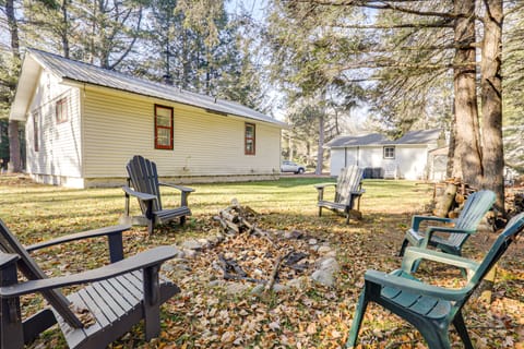 Year-Round Chain of Lakes Retreat! Northwoods Home House in Wisconsin