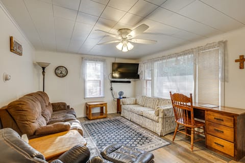 Year-Round Chain of Lakes Retreat! Northwoods Home House in Wisconsin