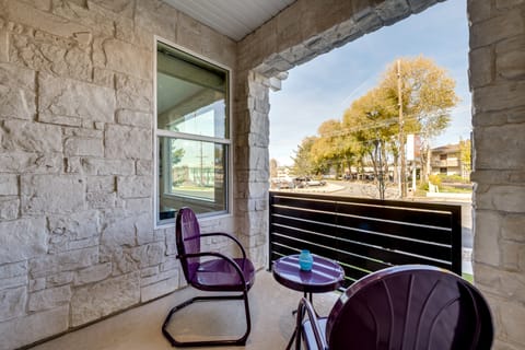 Ski Resorts & SLC Fun! Brand New Millcreek Home Apartment in Holladay