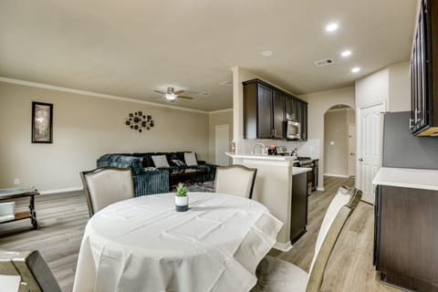 Traveling Pros Hub: Extended Stay in Houston Apartment in Houston