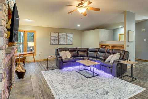 Private Lakefront Home w/ Game Room in Aurora! House in Biwabik