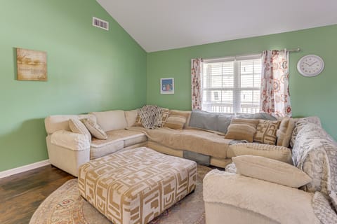 Pets Welcome! Spacious Boligee Home w/ Yard House in Alabama