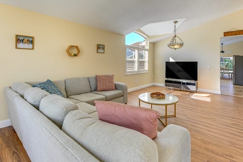 Apopka Family Home w/ Yard, 13 Mi to Dtwn Orlando House in Forest City