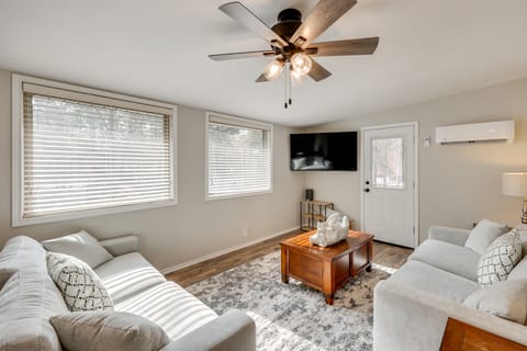 Bring Your Boat: Family Home Steps to Lake Greeson House in Arkansas