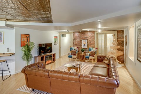 Walk to Athens Riverfront Park! Modern-Retro Apt Apartment in Athens