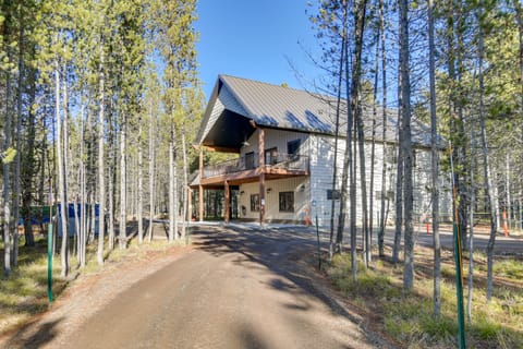 Gateway to Yellowstone! Modern Island Park Cabin House in Idaho