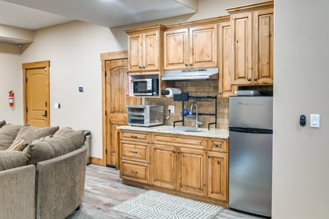 Gateway to Yellowstone! Modern Island Park Cabin House in Idaho