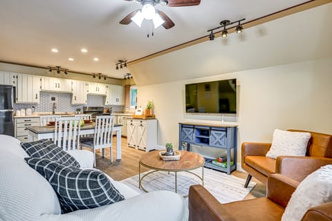 Cozy A-Frame Cabin: Steps to Lake Camelot Beach! House in Wisconsin