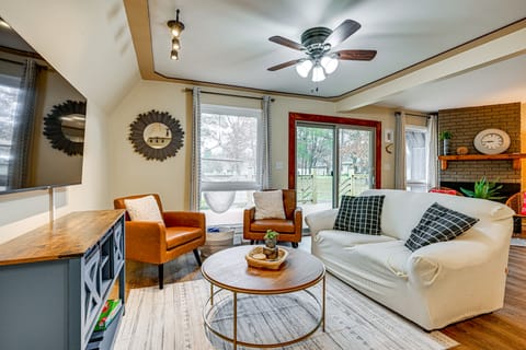 Cozy A-Frame Cabin: Steps to Lake Camelot Beach! House in Wisconsin