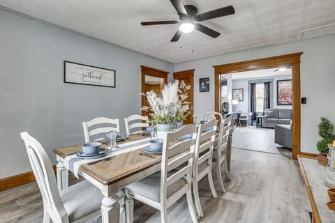 5 Mi to The Wilds: Spacious Family Hub, Game Room! House in Ohio