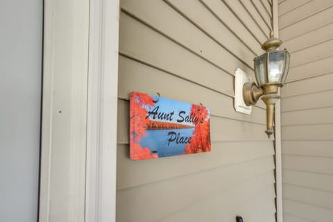 Comfy, Freshly Remodeled Apt Near Nauvoo Temple Apartment in Nauvoo