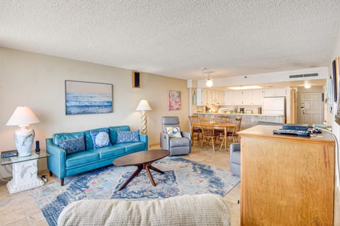 Steps to Shore, Pool Access: New Smyrna Beach Gem! Apartment in Edgewater