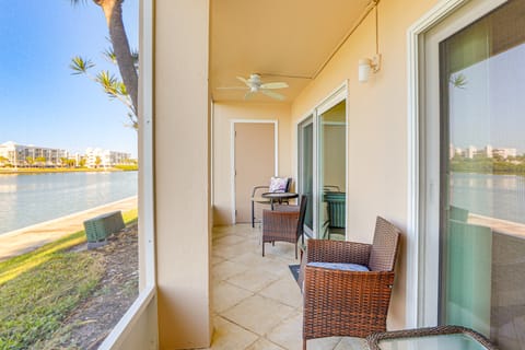 Great View, Resort Perks! Waterfront St Pete Condo Apartment in South Pasadena