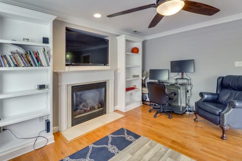 Centrally Located Hampton Roads Home w/ Game Room! House in Portsmouth