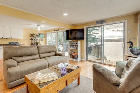 Lake Winnisquam Home: Fish, Hike & Explore! House in Lake Winnisquam