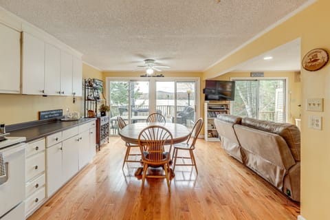 Lake Winnisquam Home: Fish, Hike & Explore! House in Lake Winnisquam