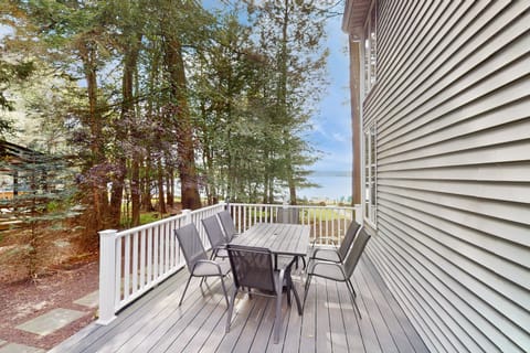 Beach + Dock! Group-Friendly Albrightsville Gem House in Tunkhannock Township