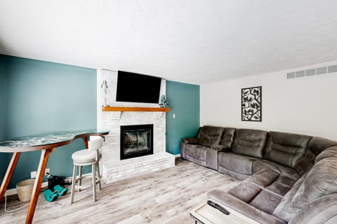 Heart-Shaped Pond! Carmel-Westfield Area Home House in Westfield