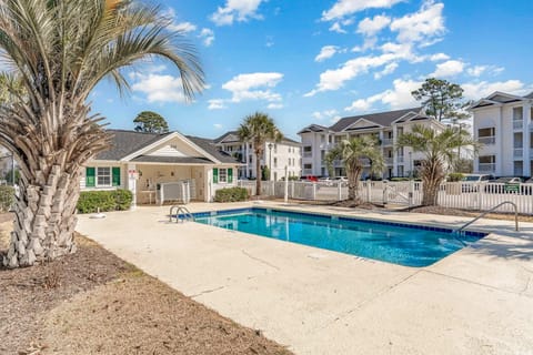 Golf Course Condo w/ Pool & Tennis in Myrtle Beach Apartment in Carolina Forest