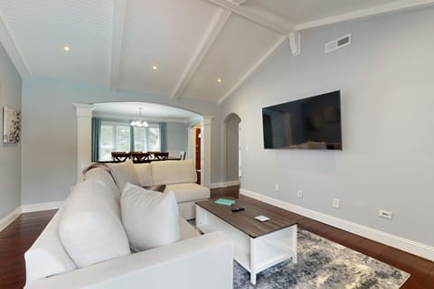 Bring Your Pup! Goose Creek Home w/ Private Pool House in Goose Creek