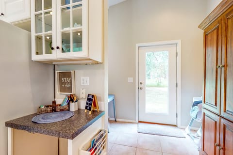 'HomeSted Cottage' Serene Retreat on Salt Creek House in Willamette Valley