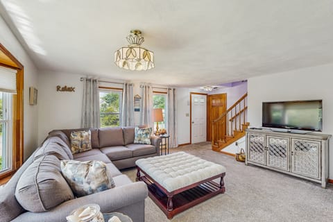 1 Mi to Dtwn Nantucket! Family Getaway w/ Deck House in Nantucket