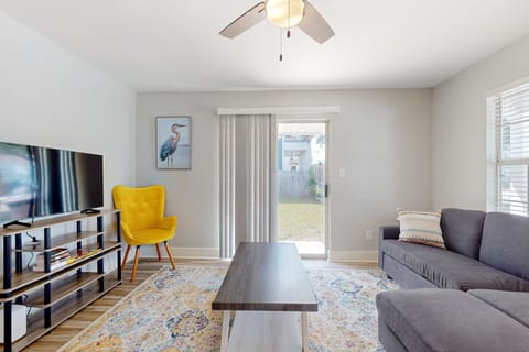 Downtown Duplex w/ Fire Pit: 1 Mi to Waterfront Apartment in Pensacola