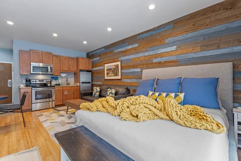 Pool & Hot Tub Access: Park City Studio w/ Balcony Apartment in Park City