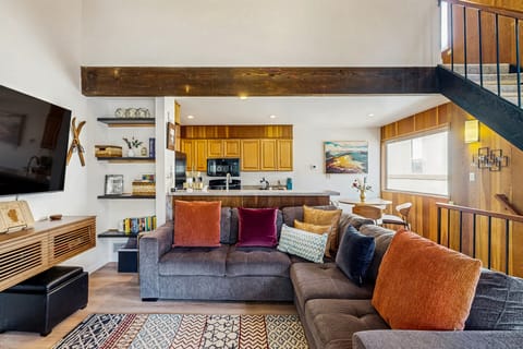 1BR Townhome w/ Loft, Pool Access & Beach Gear Apartment in Tahoe Vista