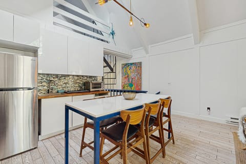 3BR Condo w/ Loft, Foosball, Deck, Near Skiing Apartment in Incline Village