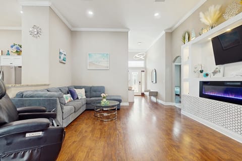 2 Mi to Beach! Group-Friendly Navarre Getaway House in Alabama