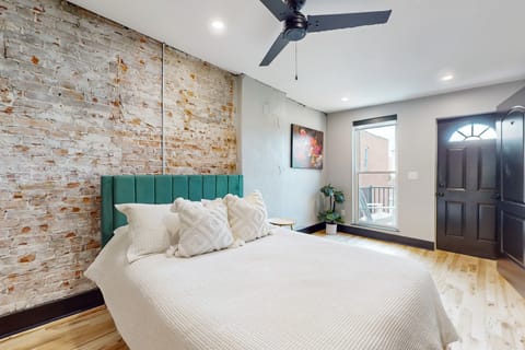 Steps to Dtwn & Rock River! Couples Retreat Apartment in Janesville