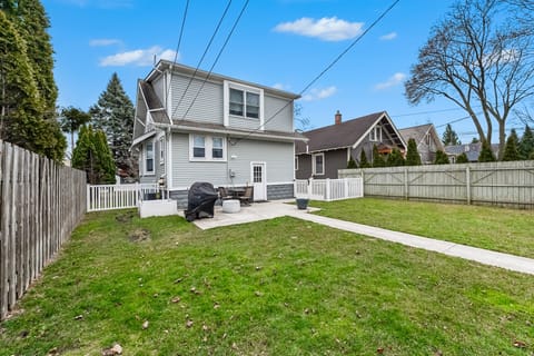 Steps to Dtwn Plymouth! Home w/ Dog-Friendly Yard House in Plymouth