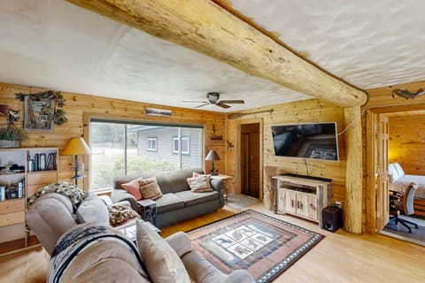 Dock + Lakefront! Family-Friendly Michigan Getaway House in Albert