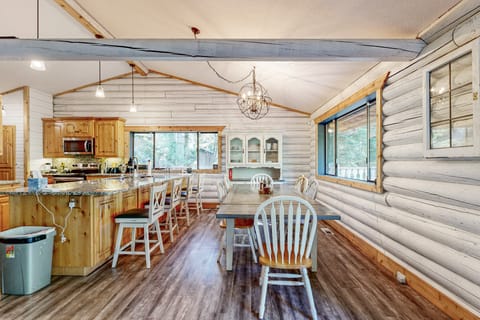 Kalama River View! Family-Friendly Nature Escape House in Washington