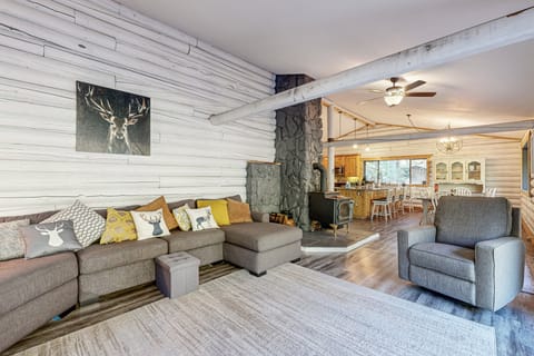 Kalama River View! Family-Friendly Nature Escape House in Washington